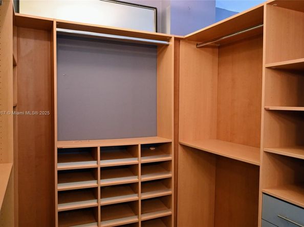 2100 W Sans Souci Blvd E1, North Miami FL 33181