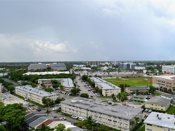 2100 W Sans Souci Blvd E1, North Miami FL 33181