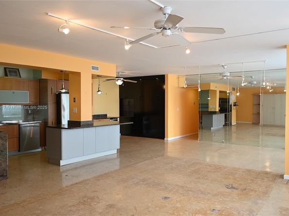 2100 W Sans Souci Blvd E1, North Miami FL 33181