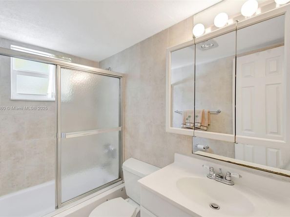 415 NE 2nd St 124, Hallandale Beach FL 33009