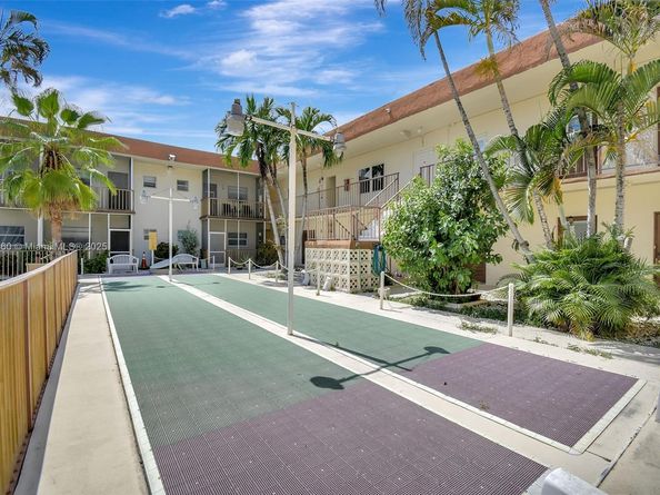 415 NE 2nd St 124, Hallandale Beach FL 33009