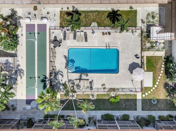 415 NE 2nd St 124, Hallandale Beach FL 33009