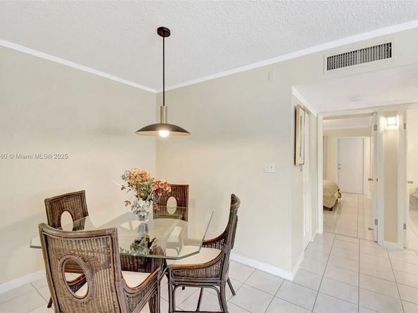 415 NE 2nd St 124, Hallandale Beach FL 33009