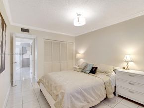 415 NE 2nd St 124, Hallandale Beach FL 33009