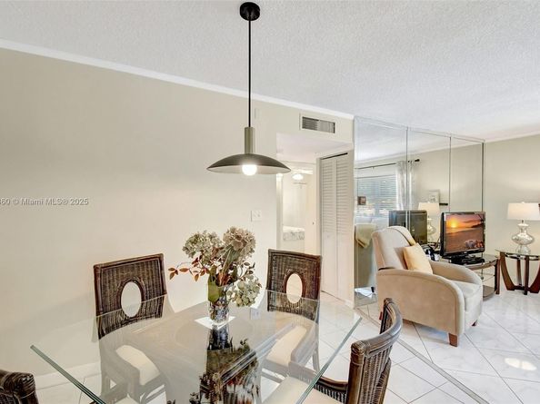 415 NE 2nd St 124, Hallandale Beach FL 33009