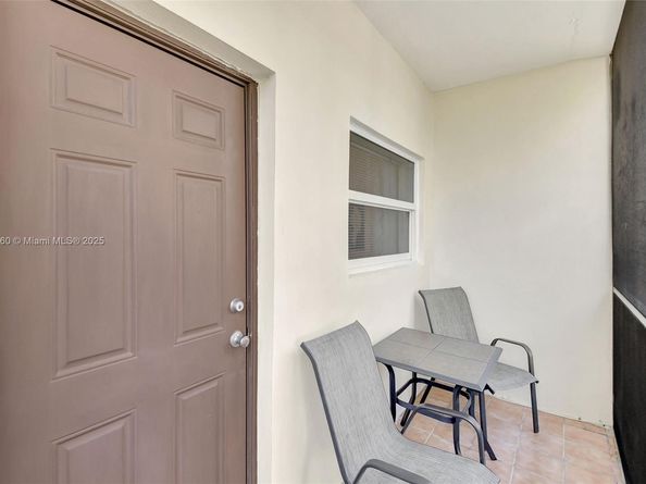 415 NE 2nd St 124, Hallandale Beach FL 33009