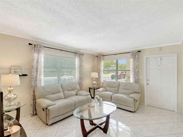 415 NE 2nd St 124, Hallandale Beach FL 33009