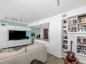 999 SW 1st Ave 3215, Miami FL 33130
