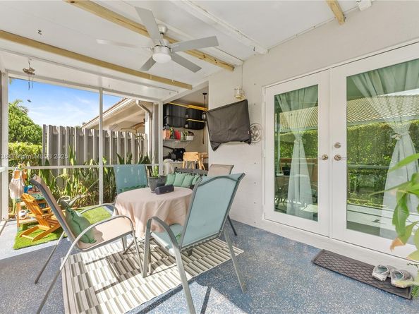 1070 SW 42nd Ter, Deerfield Beach FL 33442
