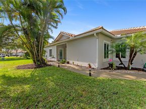 1070 SW 42nd Ter, Deerfield Beach FL 33442