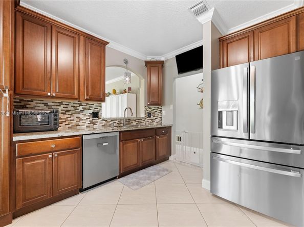 1070 SW 42nd Ter, Deerfield Beach FL 33442