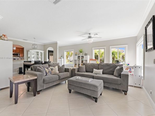 1070 SW 42nd Ter, Deerfield Beach FL 33442