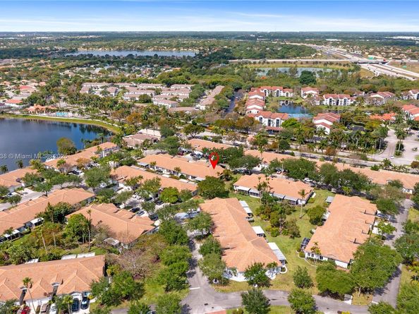 1070 SW 42nd Ter, Deerfield Beach FL 33442