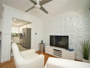 1419 N 16th Ct, Hollywood FL 33020