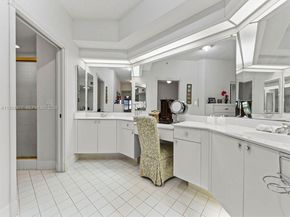 10750 NW 66th St 208, Doral FL 33178