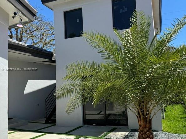 1205 Wallace St, Coral Gables FL 33134