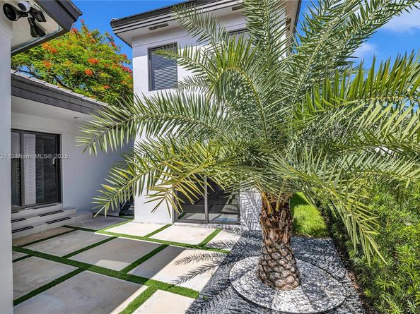 1205 Wallace St, Coral Gables FL 33134