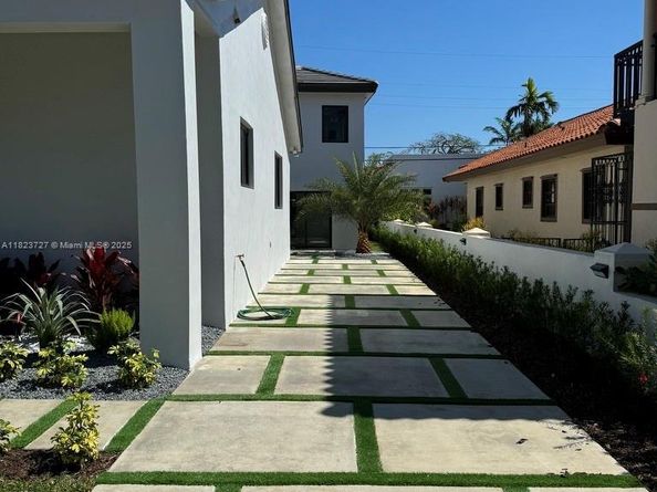 1205 Wallace St, Coral Gables FL 33134
