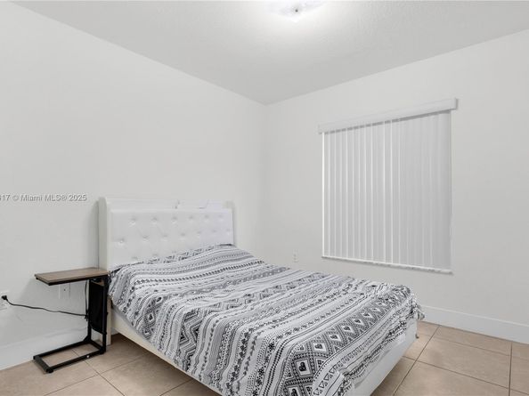 1959 SE 10th St, Homestead FL 33035