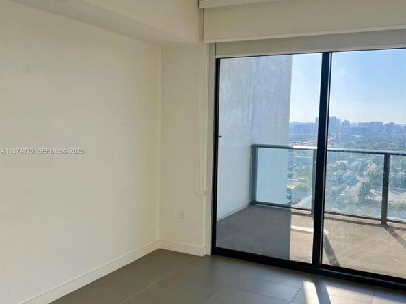 1600 NE 1st Ave 1711, Miami FL 33132