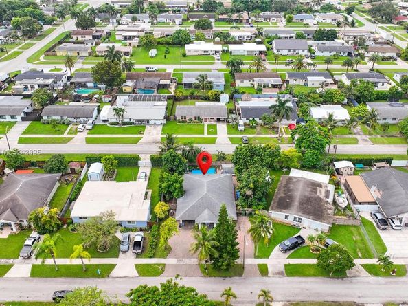 690 NW 18th St, Homestead FL 33030