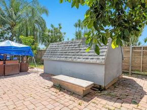 690 NW 18th St, Homestead FL 33030