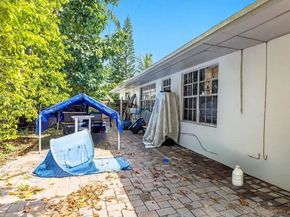 690 NW 18th St, Homestead FL 33030