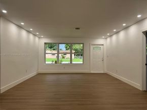370 NW 43rd Ave, Plantation FL 33317