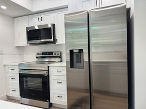 370 NW 43rd Ave, Plantation FL 33317