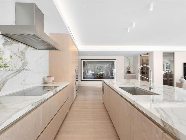 7917 Fisher Island Dr 7917, Miami Beach FL 33109
