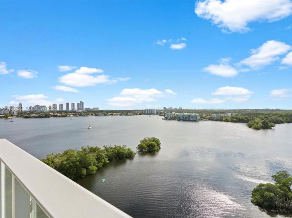 17111 Biscayne Blvd 1104, North Miami Beach FL 33160