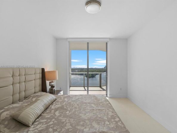 17111 Biscayne Blvd 1104, North Miami Beach FL 33160