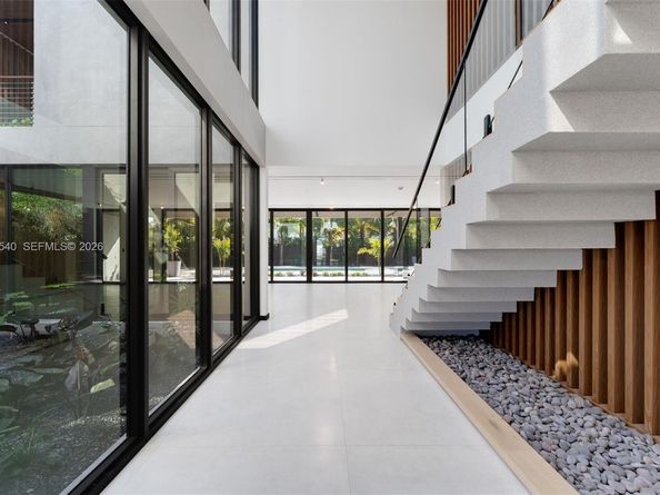 6450 SW 82nd St, Miami FL 33143