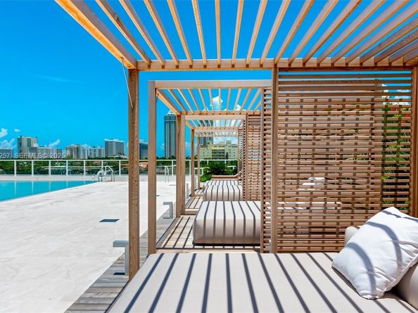 1031 W 48th st, Miami Beach FL 33140