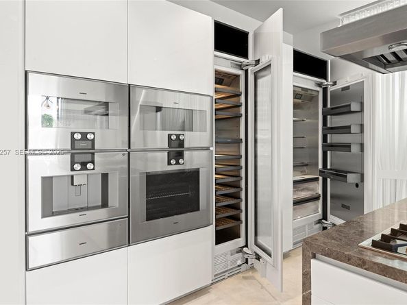 1031 W 48th st, Miami Beach FL 33140