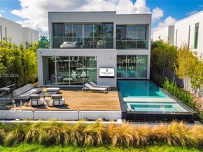 1031 W 48th st, Miami Beach FL 33140