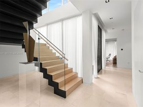 1031 W 48th st, Miami Beach FL 33140