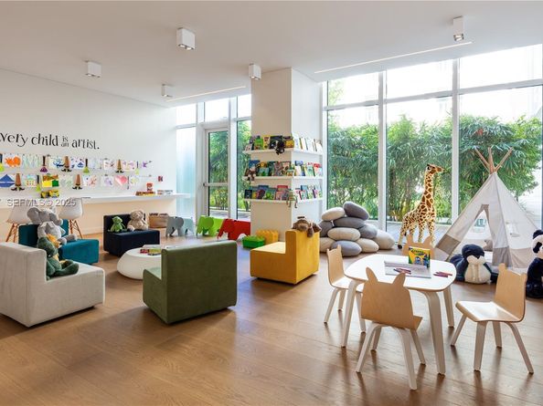 1031 W 48th st, Miami Beach FL 33140