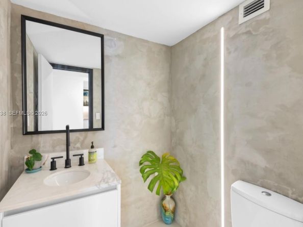 2655 Collins Ave 504, Miami Beach FL 33140