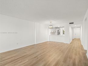 7547 Fairfax Dr 210, Tamarac FL 33321