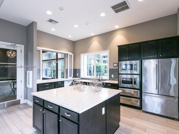 4400 Hillcrest Dr 303B, Hollywood FL 33021
