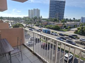 2200 E Hallandale Beach Blvd 502, Hallandale Beach FL 33009