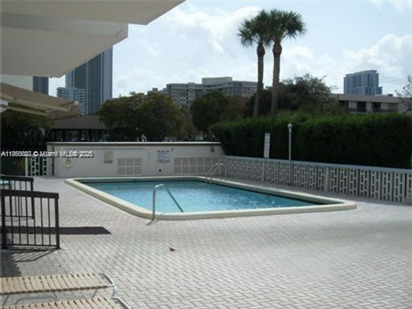 2200 E Hallandale Beach Blvd 502, Hallandale Beach FL 33009