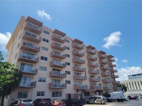 2200 E Hallandale Beach Blvd 502, Hallandale Beach FL 33009