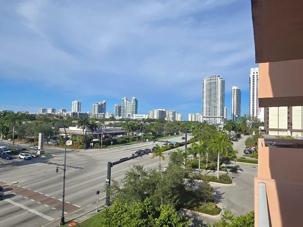 2200 E Hallandale Beach Blvd 502, Hallandale Beach FL 33009