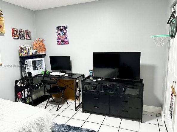 9410 W Flagler St 208, Miami FL 33174