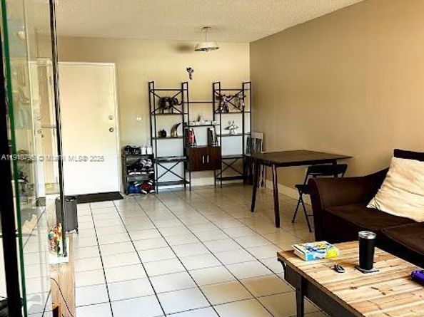 9410 W Flagler St 208, Miami FL 33174