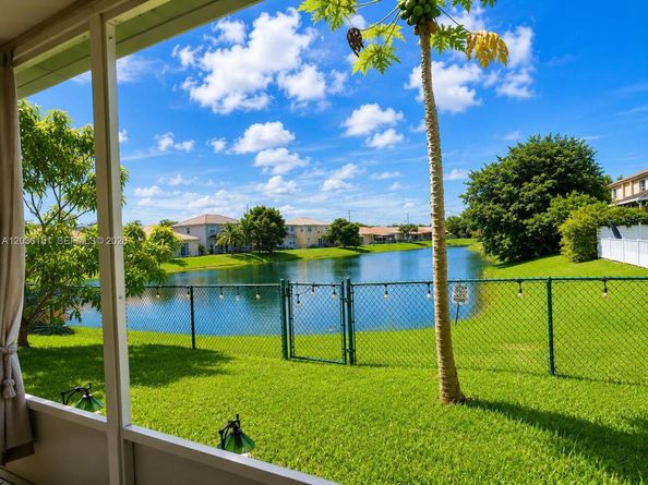 1611 SE 16th St, Homestead FL 33035