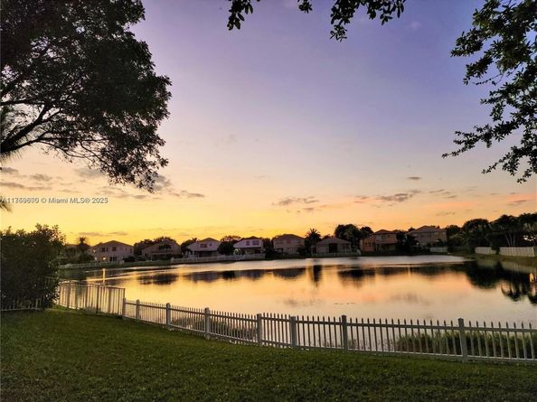 4951 SW 158th Ave, Miramar FL 33027