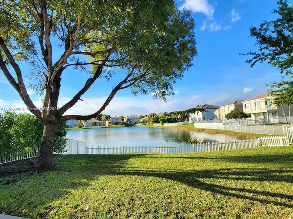 4951 SW 158th Ave, Miramar FL 33027